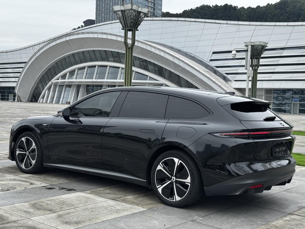 NIO NIO ET5T
