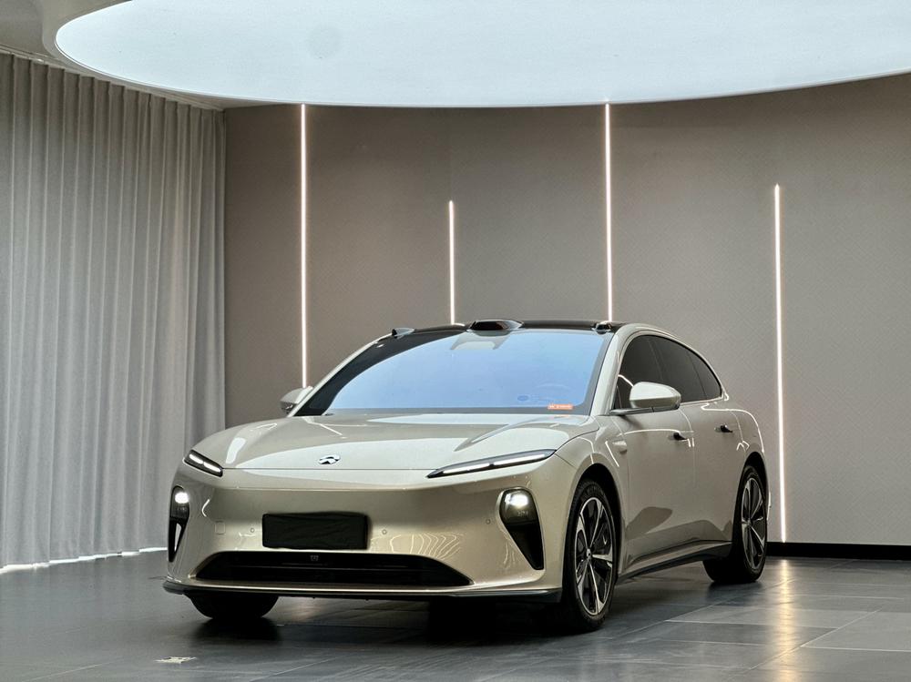 NIO NIO ET5T