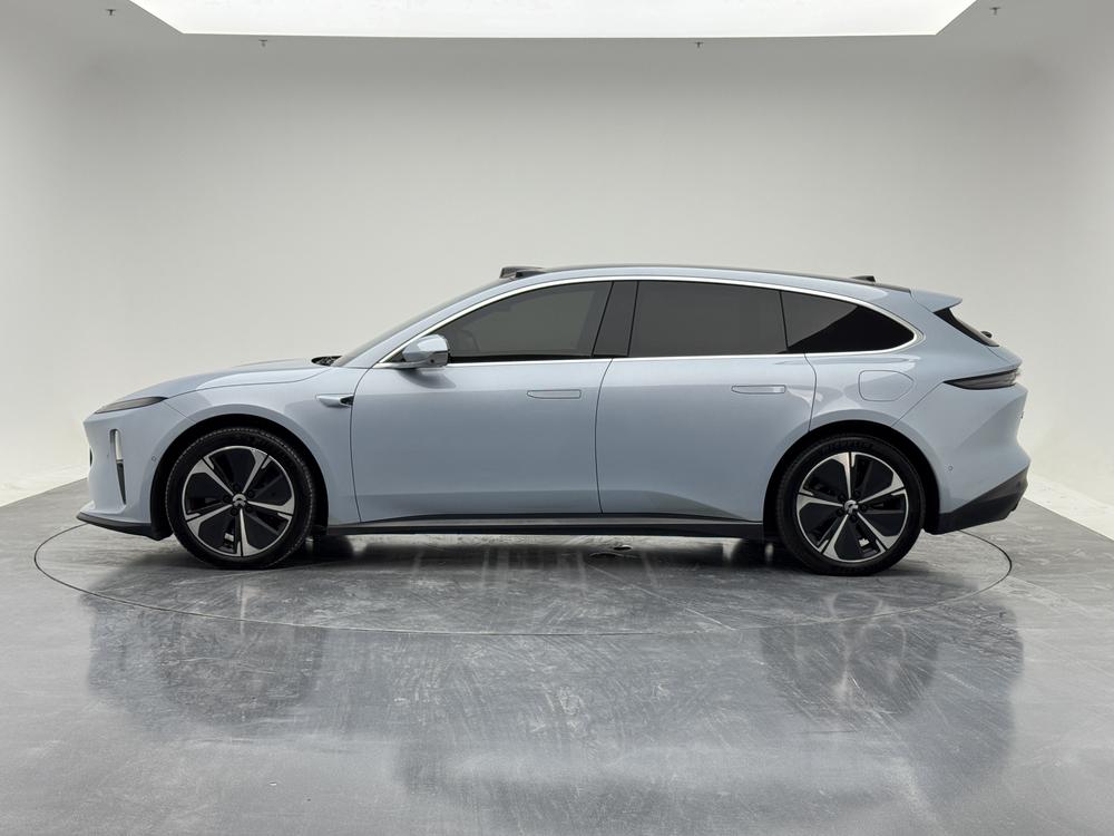 NIO NIO ET5T