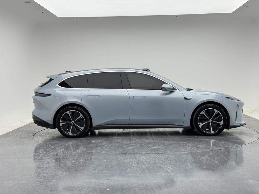 NIO NIO ET5T