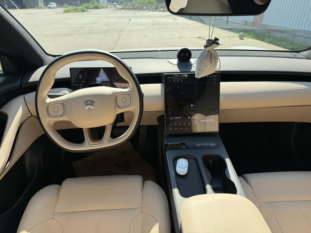 NIO NIO ET5T