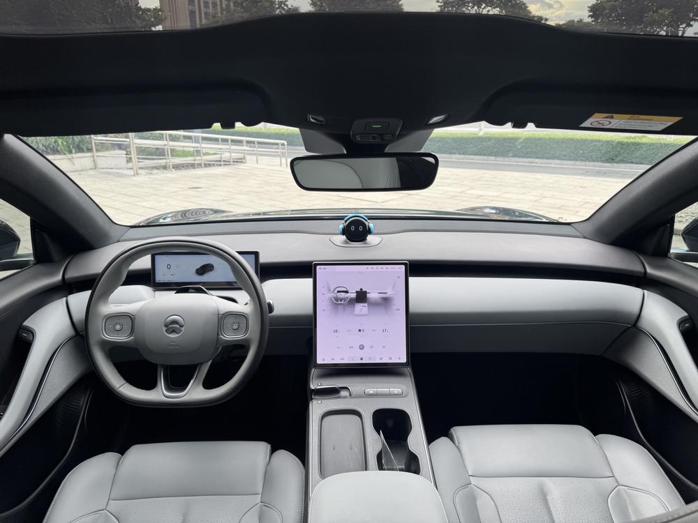 NIO NIO ET5T