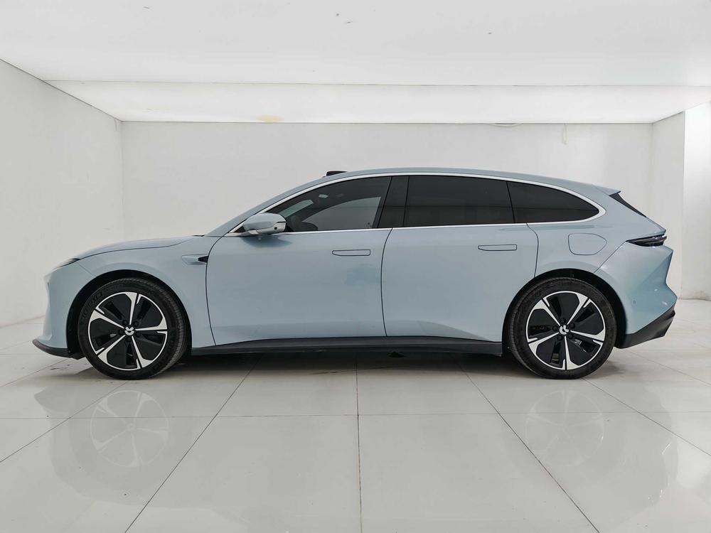 NIO NIO ET5T