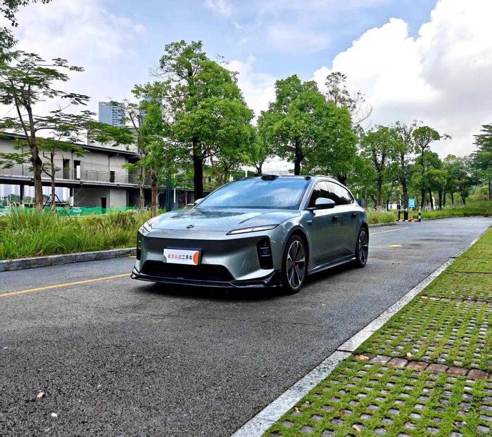 NIO NIO ET5T