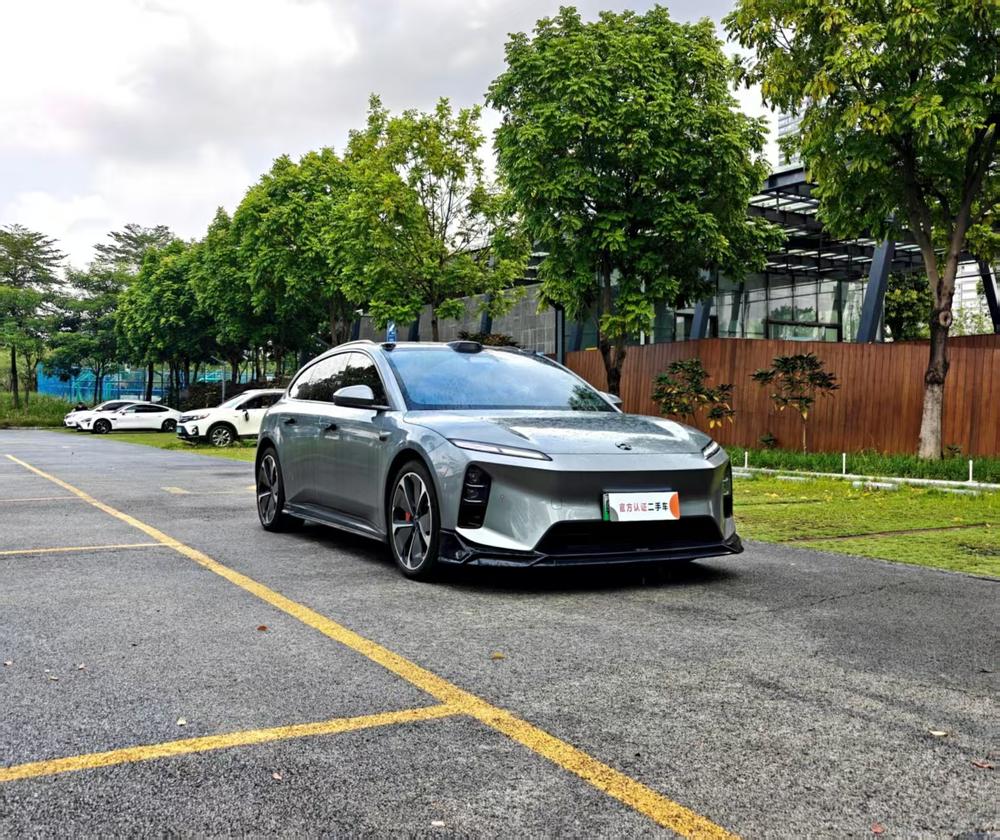 NIO NIO ET5T