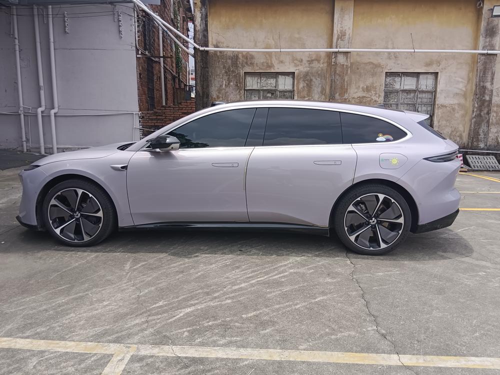 NIO NIO ET5T