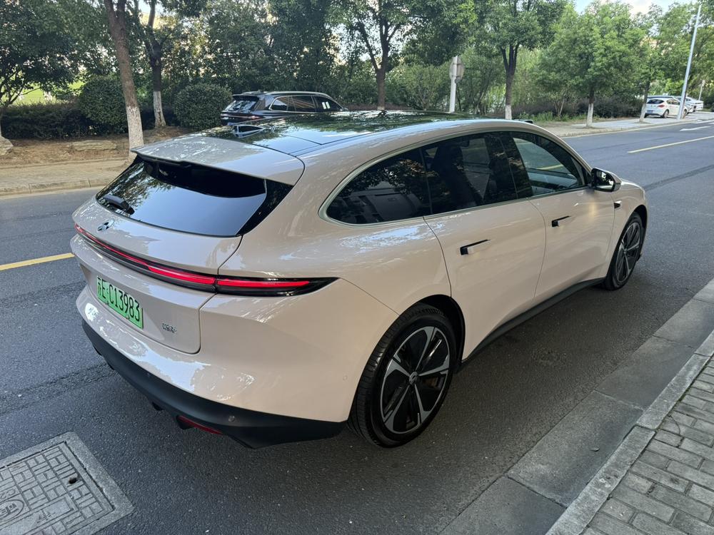 NIO NIO ET5T
