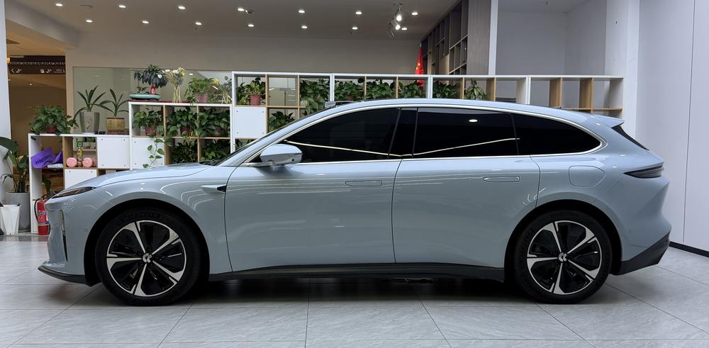 NIO NIO ET5T