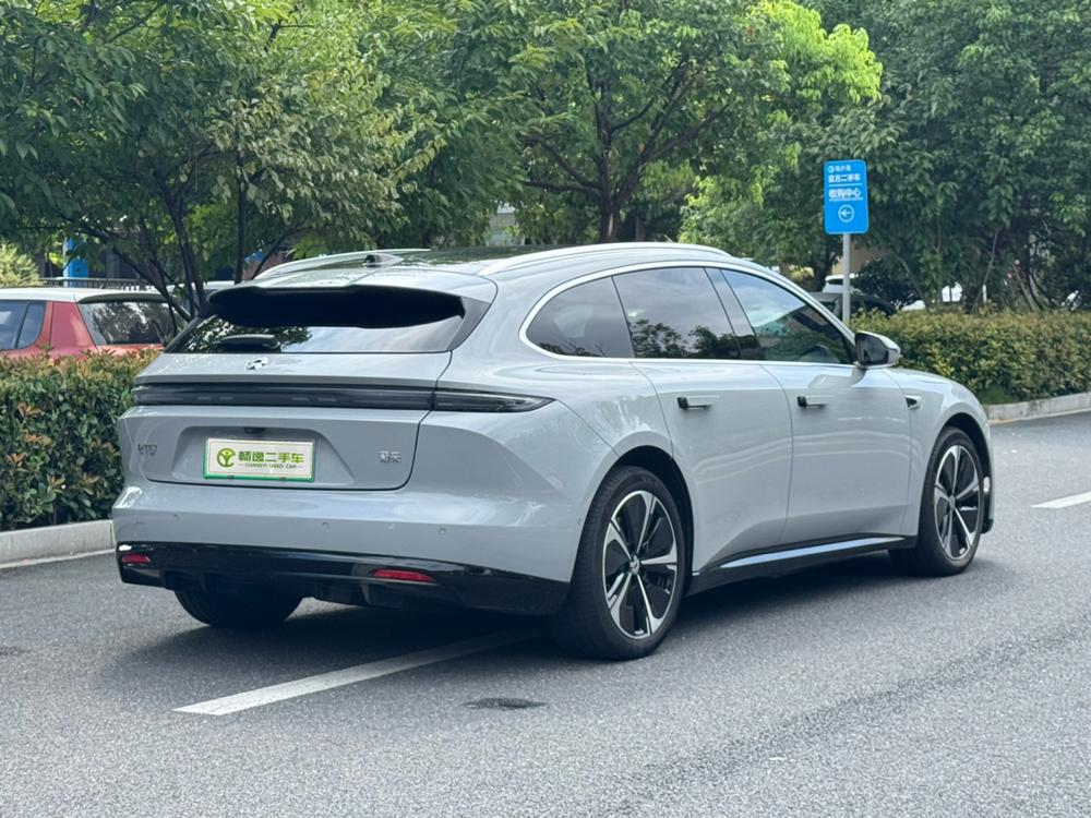 NIO NIO ET5T