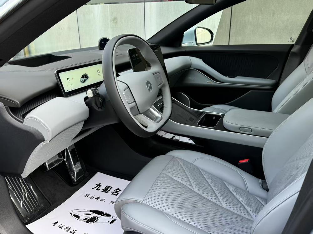 NIO NIO ET5T