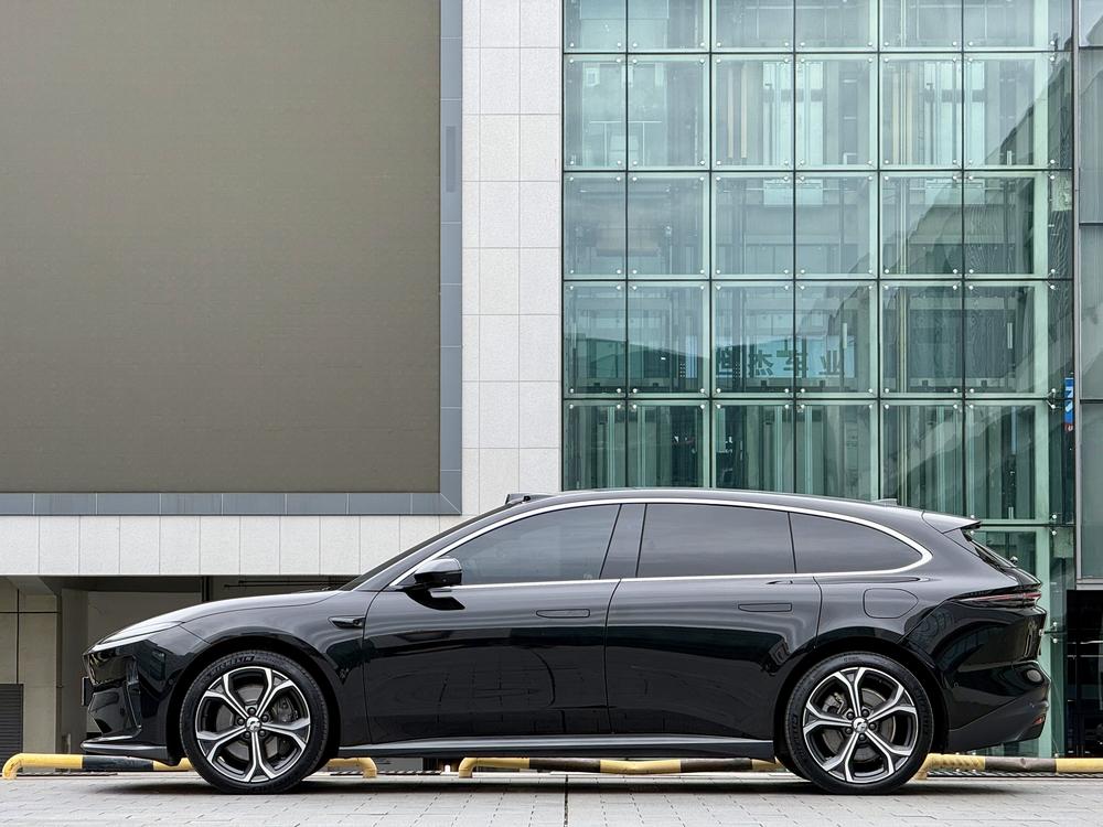 NIO NIO ET5T