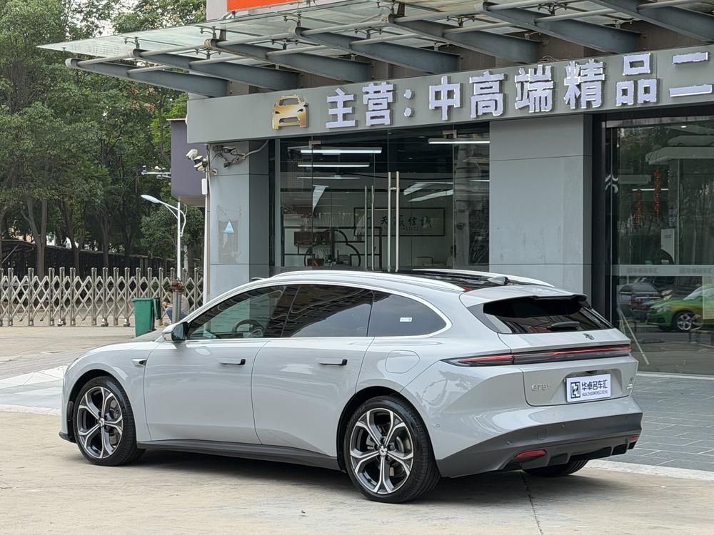 NIO NIO ET5T