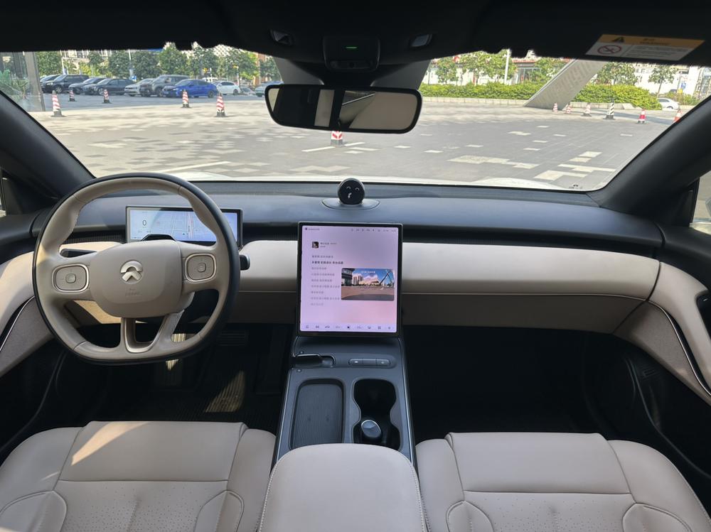 NIO NIO ET5T