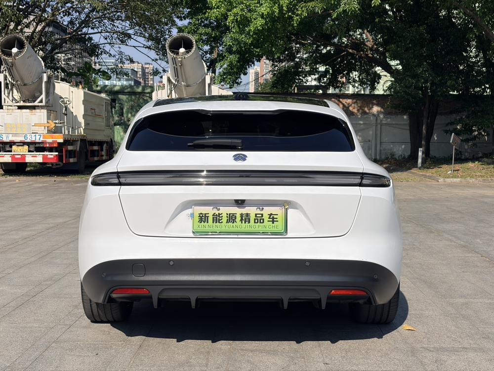 NIO NIO ET5T