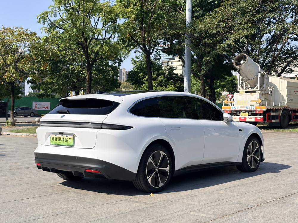 NIO NIO ET5T