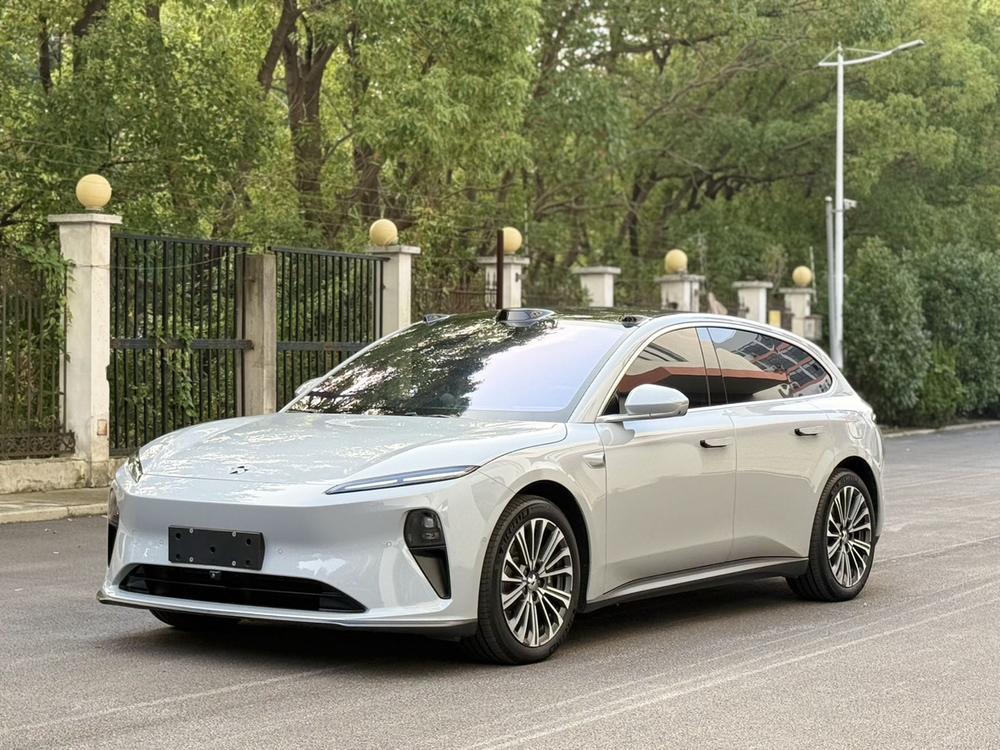 NIO NIO ET5T