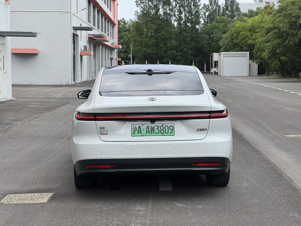NIO NIO ET7