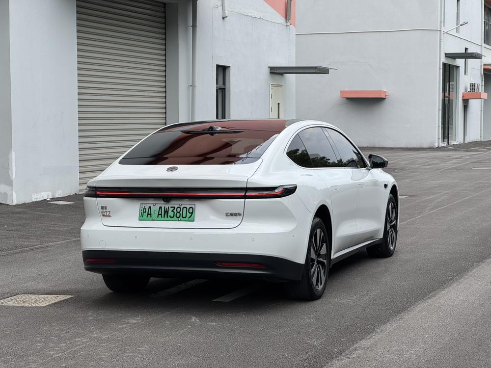 NIO NIO ET7
