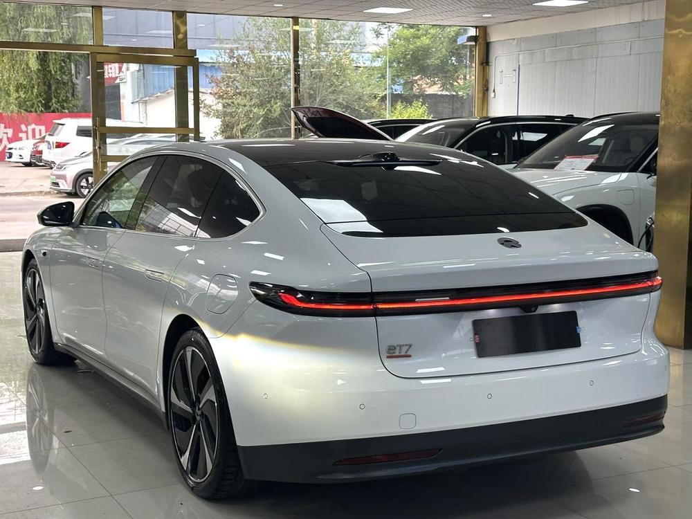 NIO NIO ET7