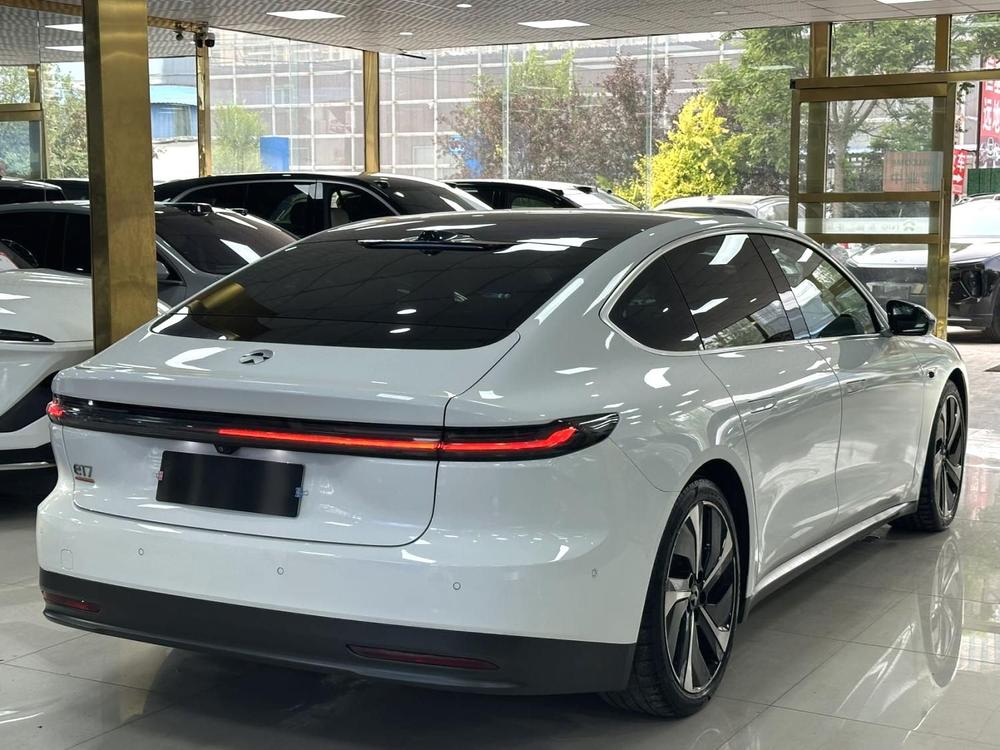NIO NIO ET7