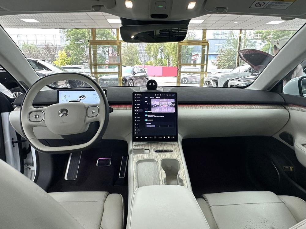 NIO NIO ET7