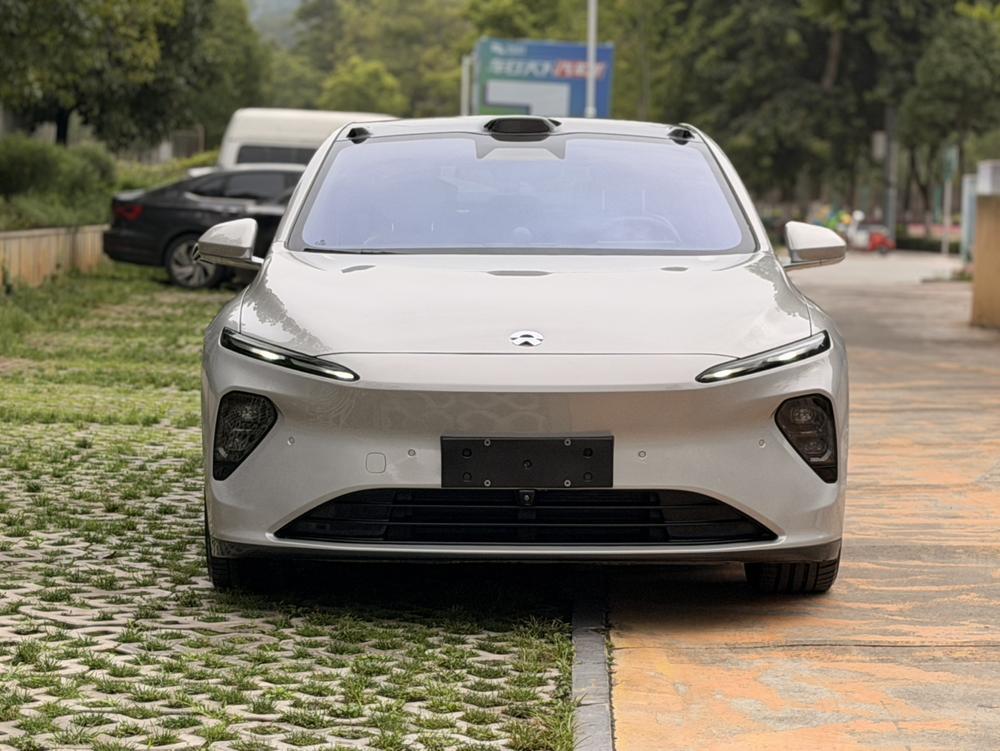 NIO NIO ET7