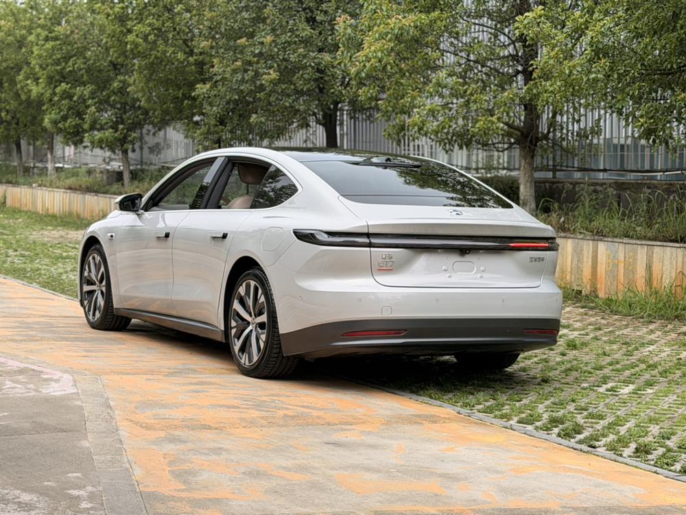 NIO NIO ET7