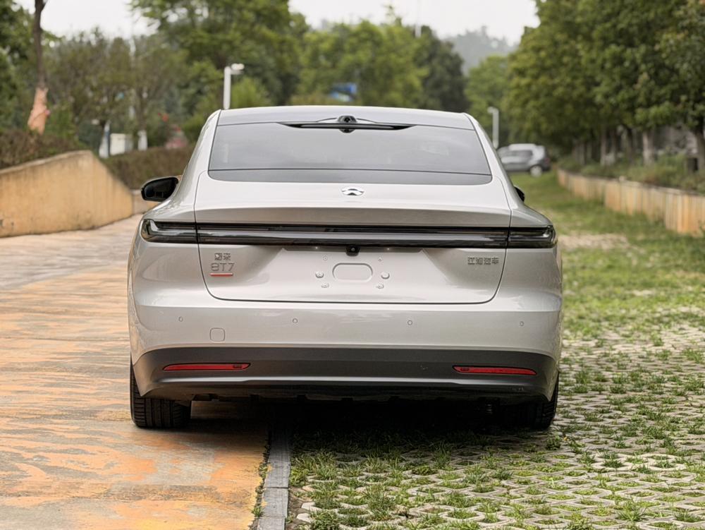 NIO NIO ET7
