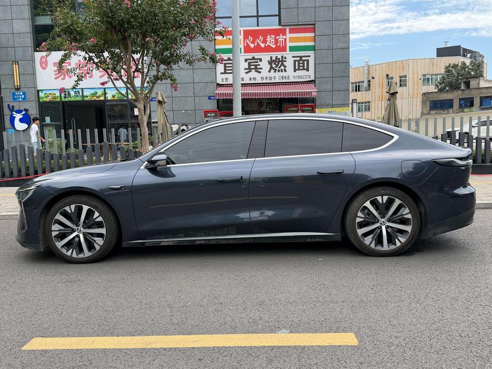 NIO NIO ET7