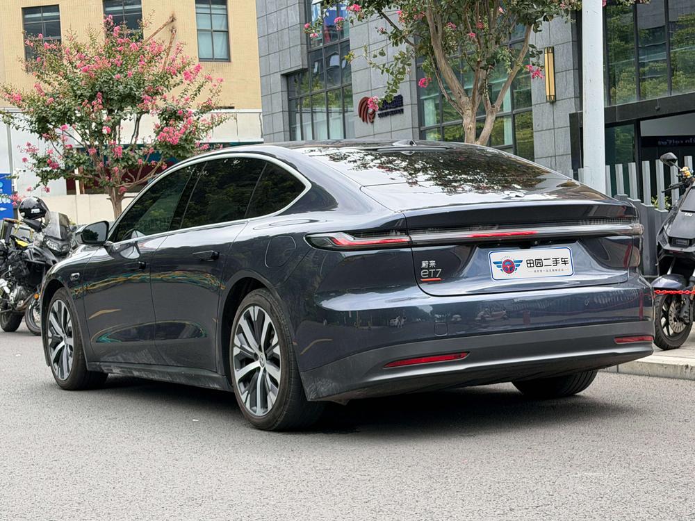 NIO NIO ET7