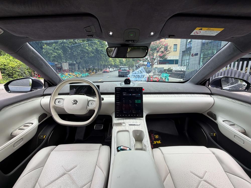 NIO NIO ET7