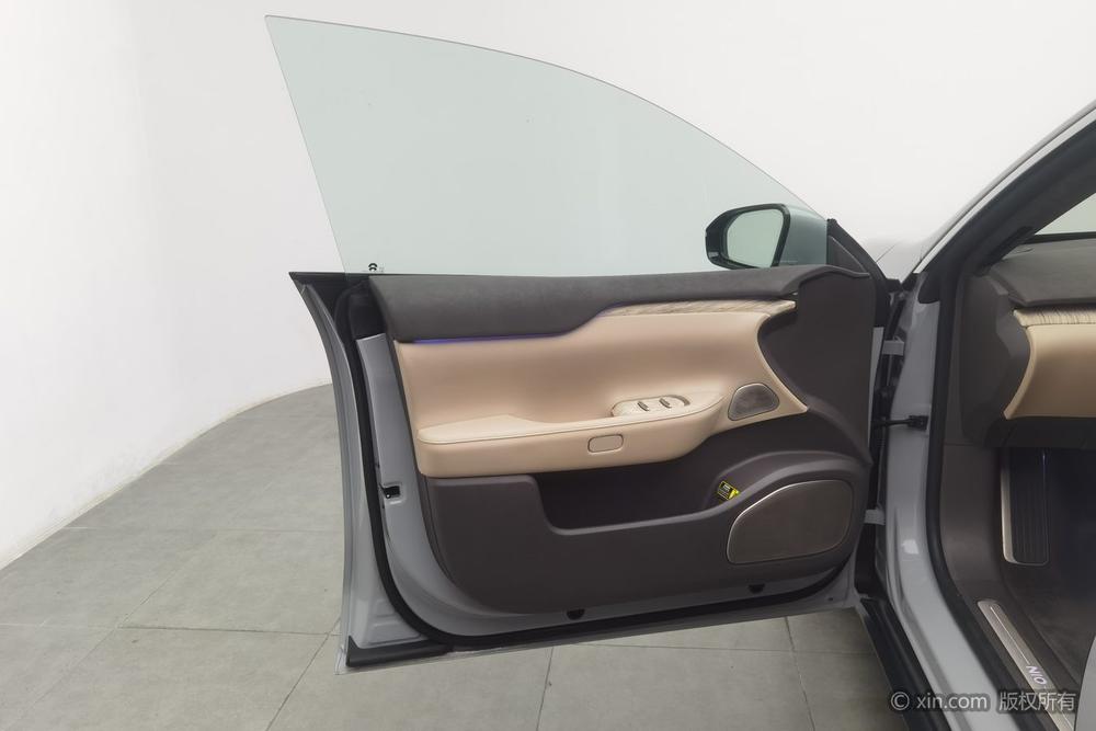 NIO NIO ET7