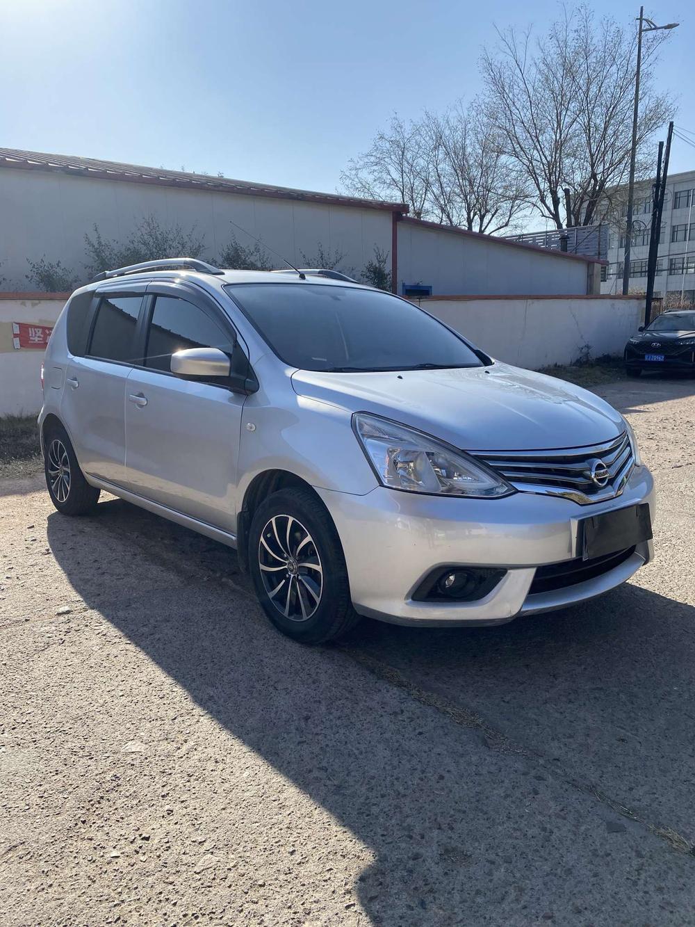 Nissan Livina