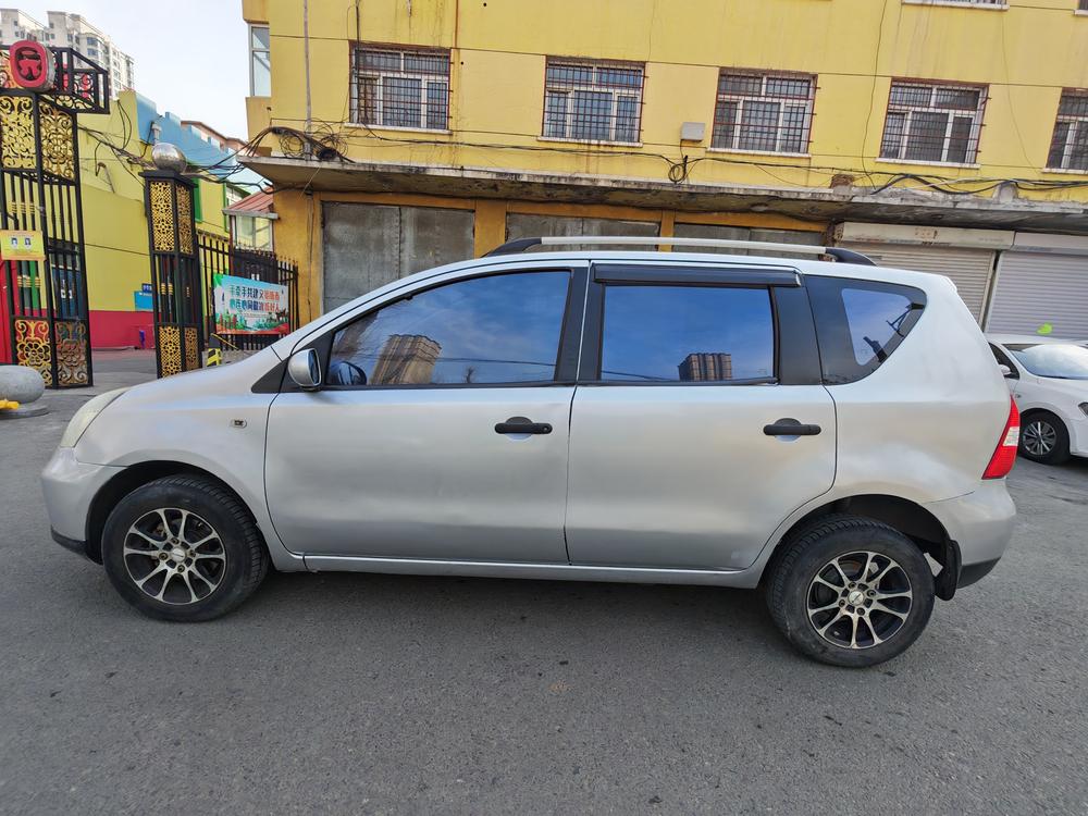 Nissan Livina