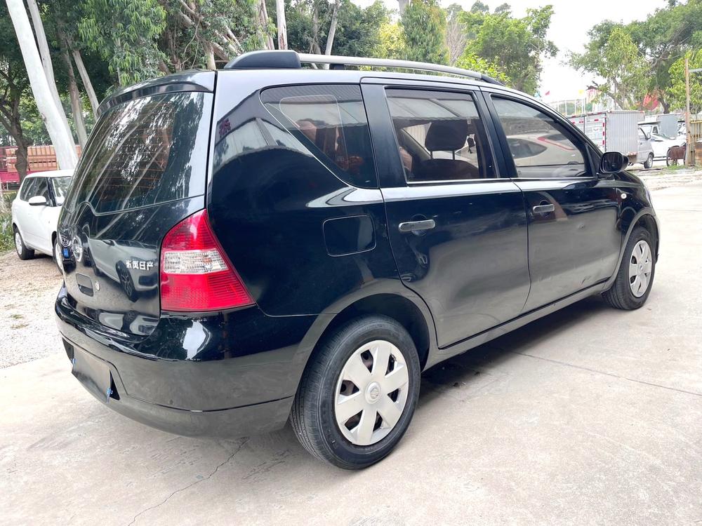 Nissan Livina