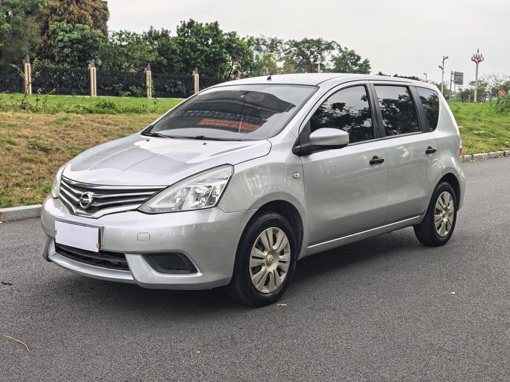 Nissan Livina