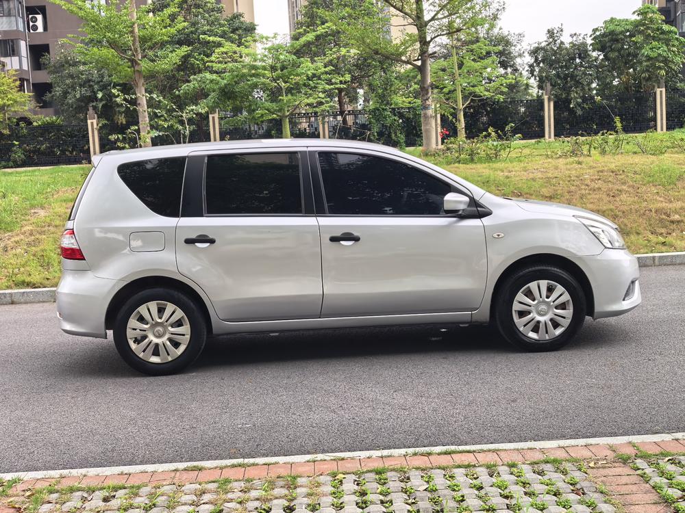 Nissan Livina