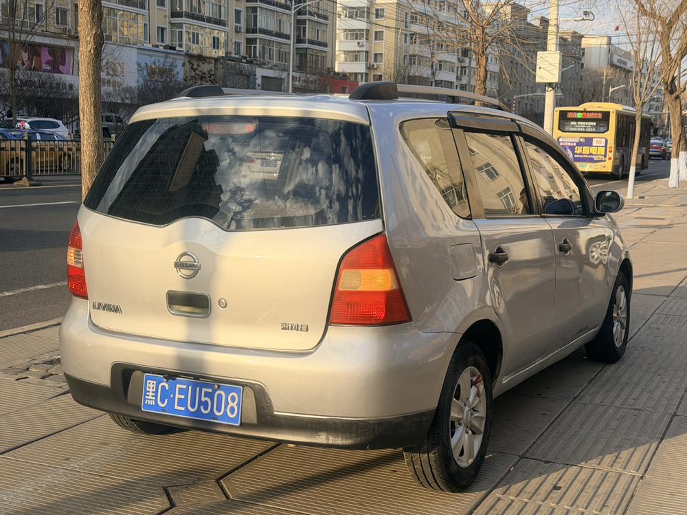 Nissan Livina
