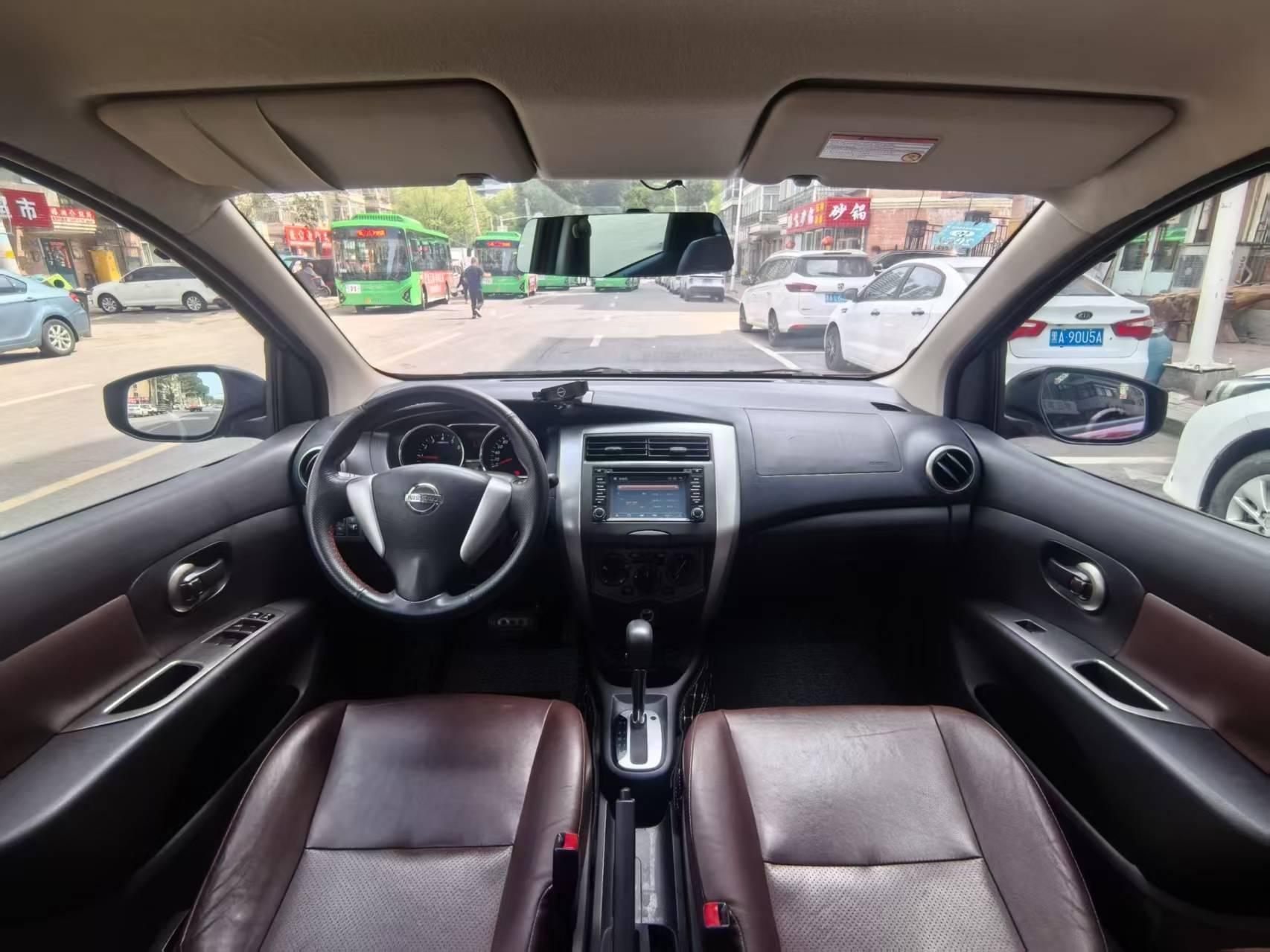Nissan Livina