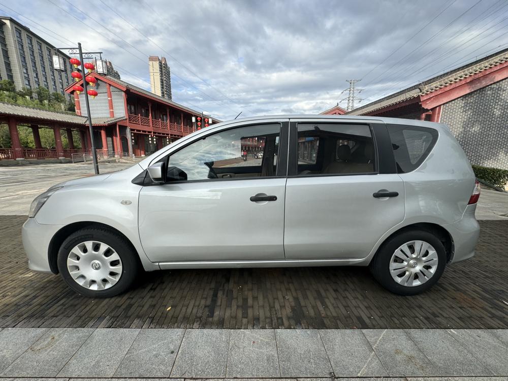 Nissan Livina