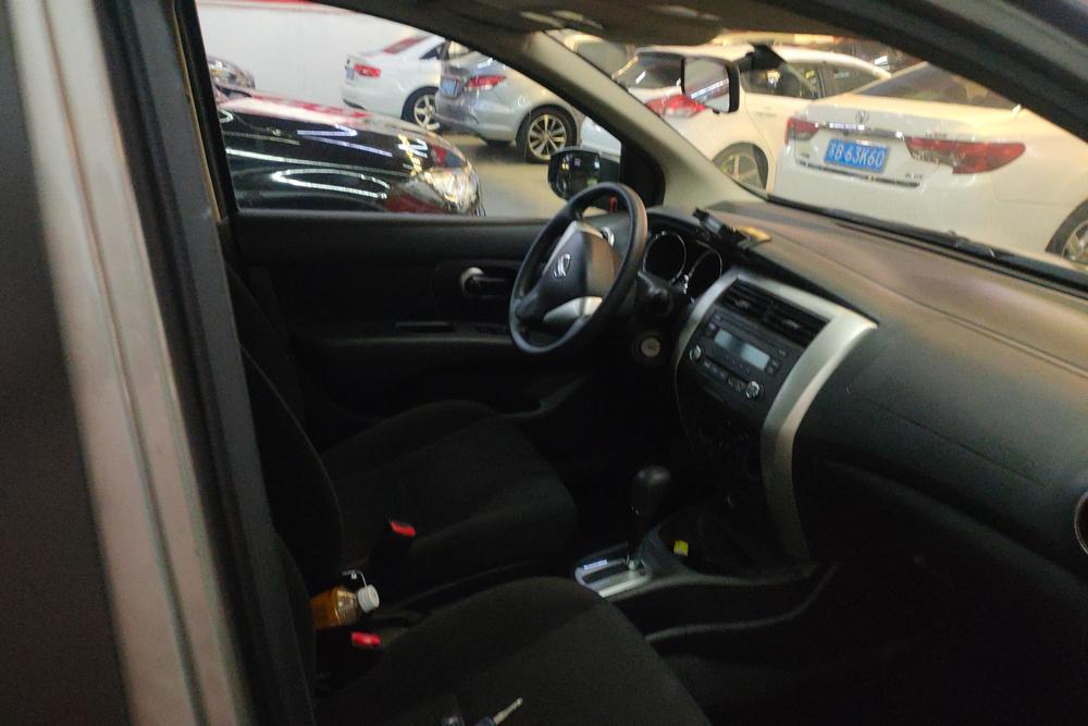 Nissan Livina