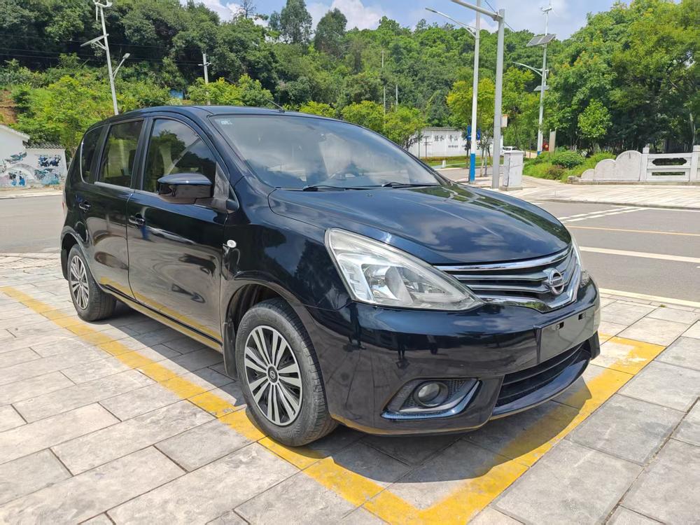Nissan Livina