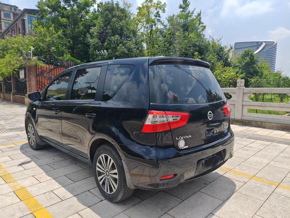 Nissan Livina