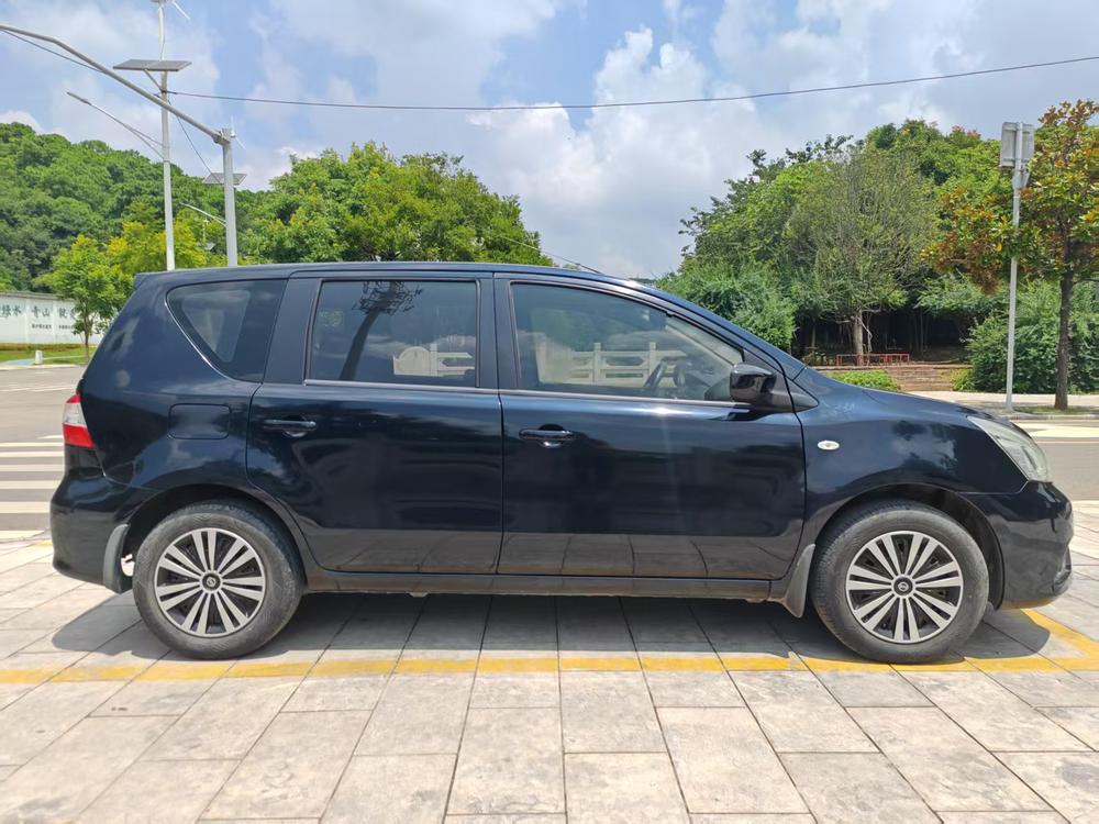 Nissan Livina