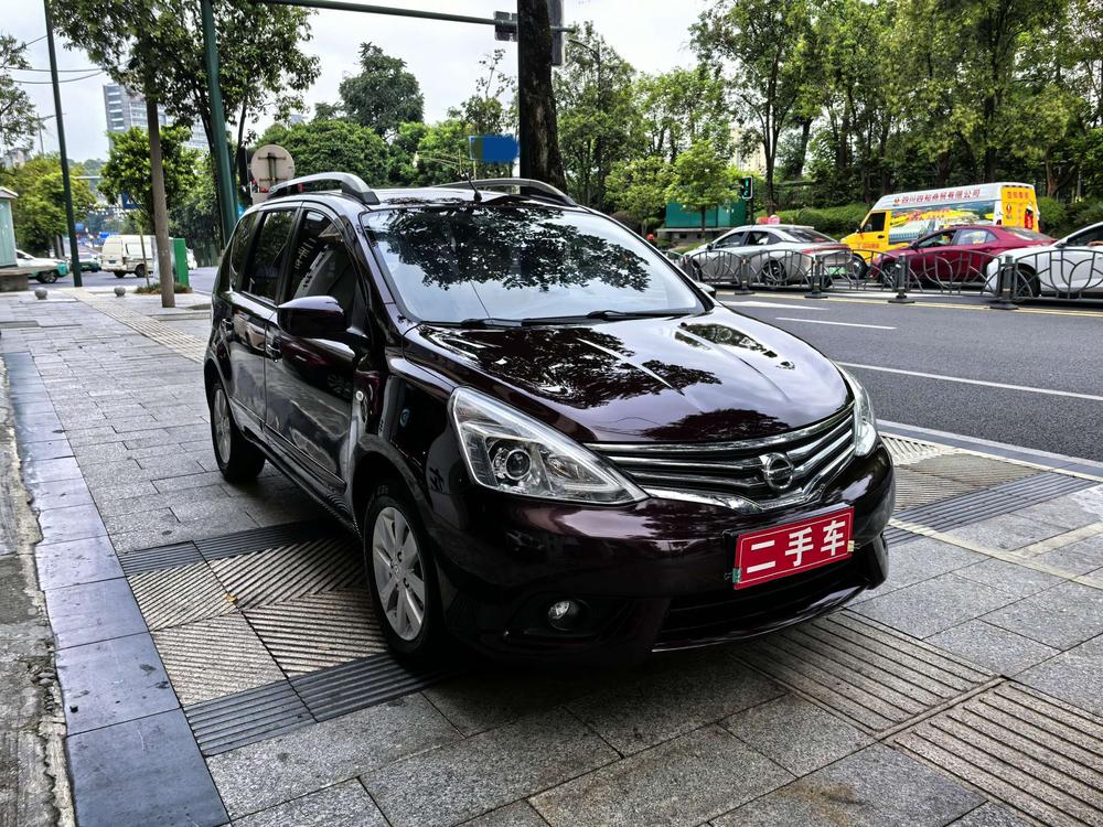 Nissan Livina