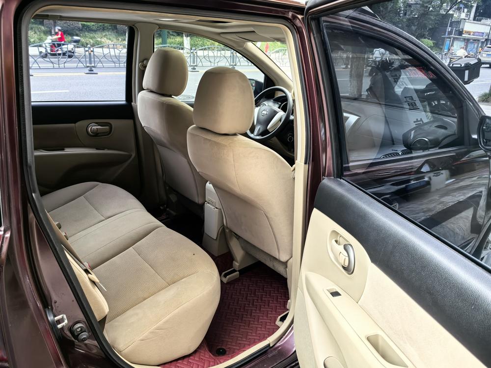Nissan Livina