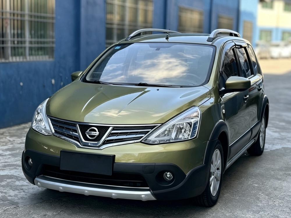 Nissan Livina
