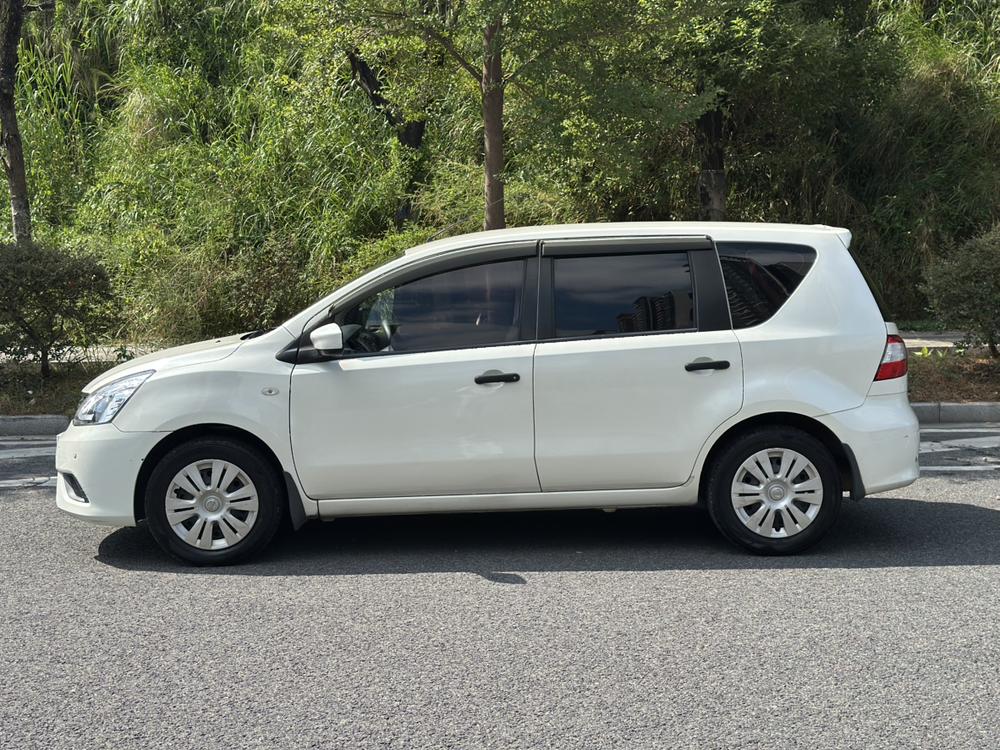 Nissan Livina