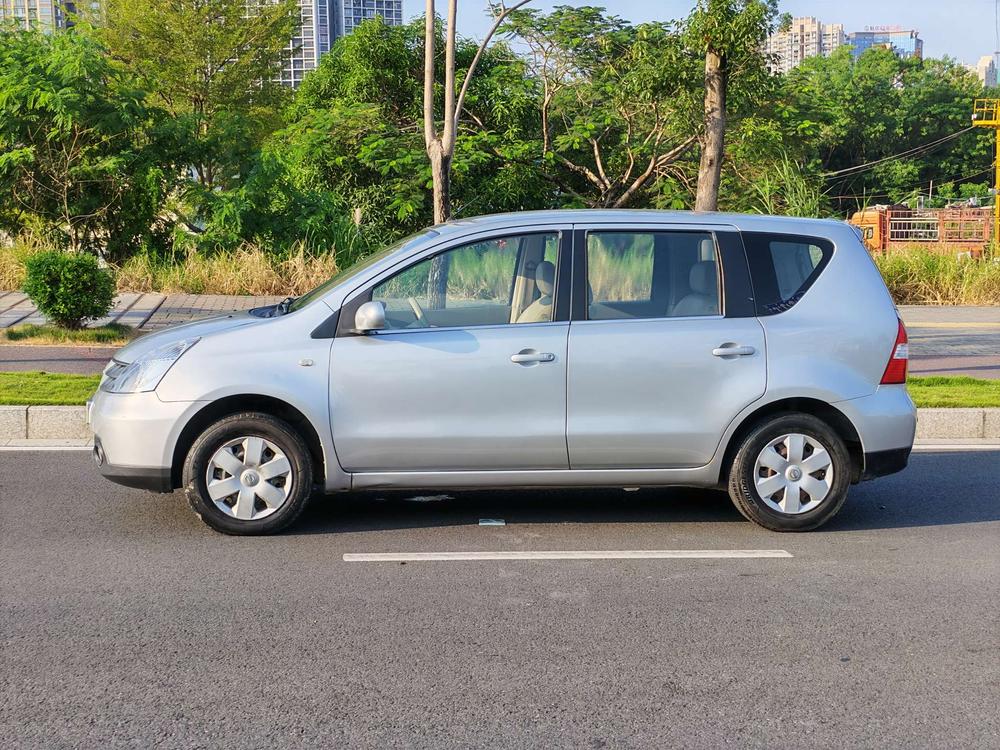 Nissan Livina