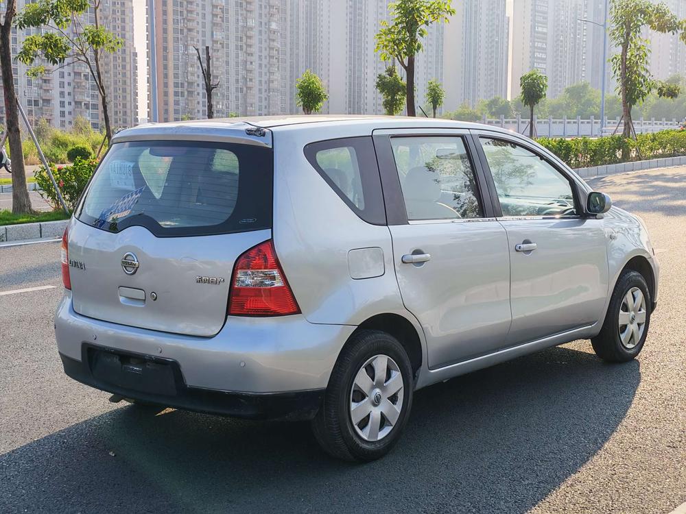 Nissan Livina